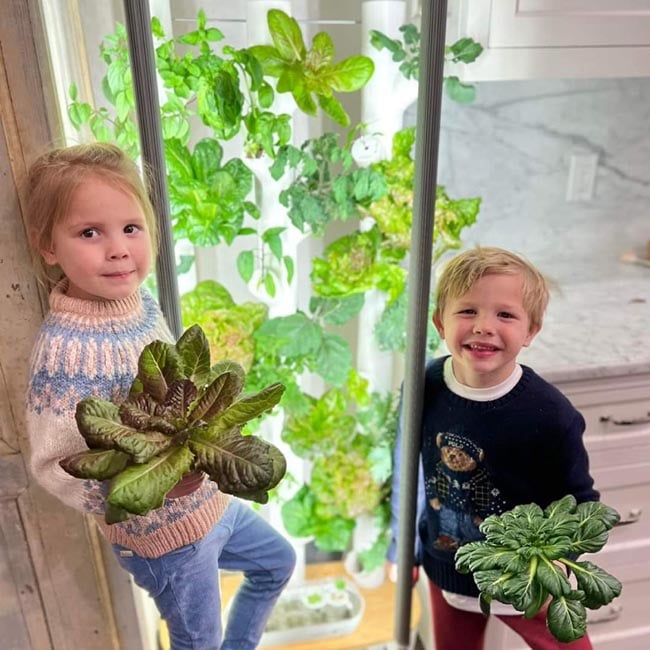 Cooking with your toddlers: 8 things they can actually help with