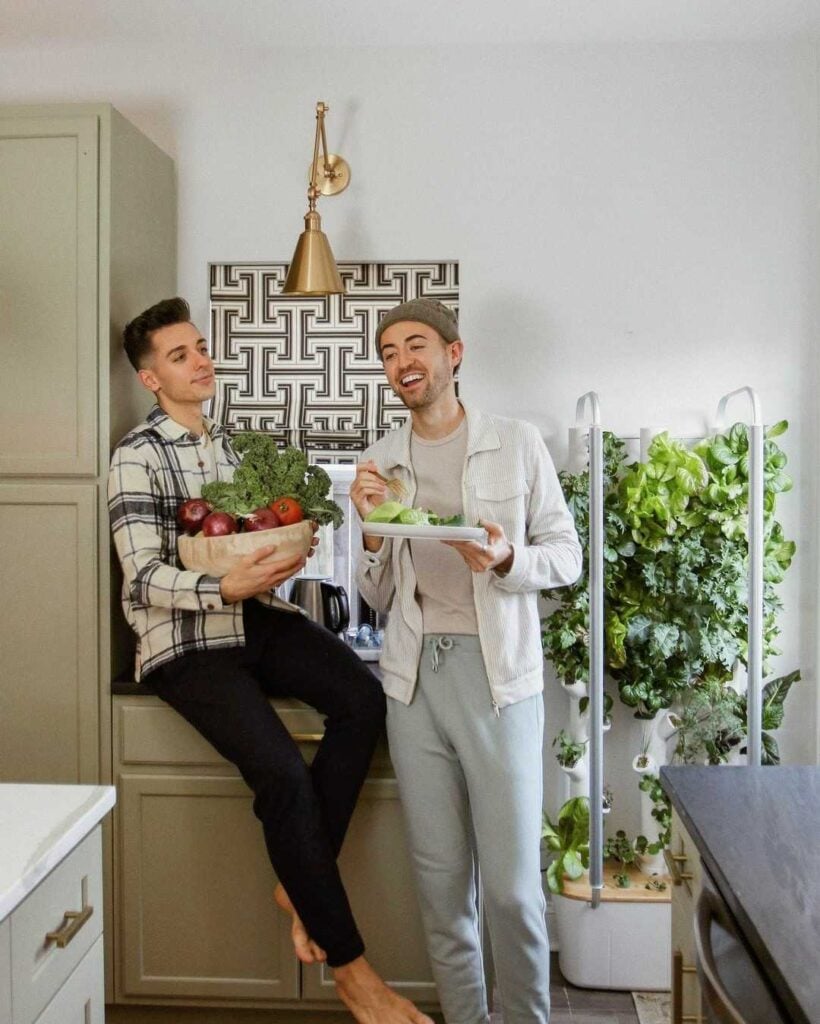 Showing how eating healthy leads to feeling better